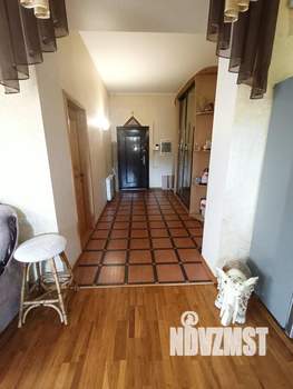 Коттедж 250м², 3-этажный, участок 8 сот.  