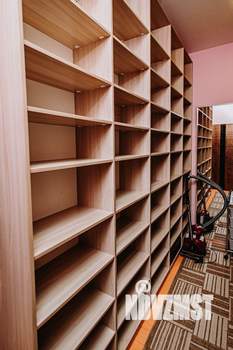 Дом 325м&sup2;, 3-этажный, участок 10 сот.  