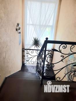 Коттедж 174м², 2-этажный, участок 9 сот.  