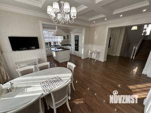 Дом 317м², 3-этажный, участок 14 сот.  