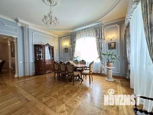 Коттедж 371м², 3-этажный, участок 10 сот.  