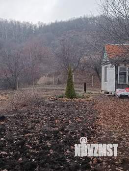 Дом 12м&sup2;, 2-этажный, участок 6 сот.  