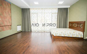 Дом 223м&sup2;, 2-этажный, участок 6 сот.  