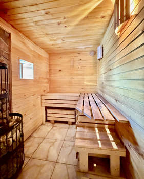 Дом 30м&sup2;, 2-этажный, участок 6 сот.  