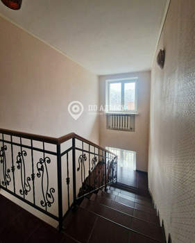 Дом 295м&sup2;, 4-этажный, участок 2 сот.  