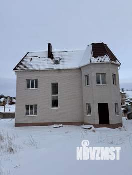 Коттедж 495м&sup2;, 3-этажный, участок 13 сот.  