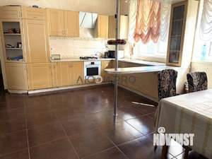 Дом 240м&sup2;, 2-этажный, участок 12 сот.  