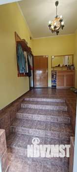Коттедж 315м², 2-этажный, участок 10 сот.  