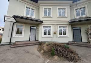 Дом 160м&sup2;, 2-этажный, участок 4 сот.  