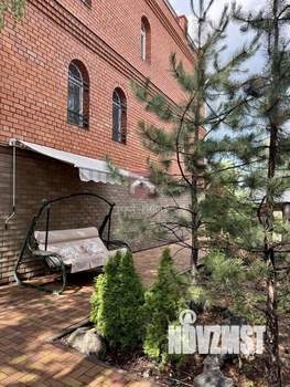 Дом 450м&sup2;, 3-этажный, участок 6 сот.  