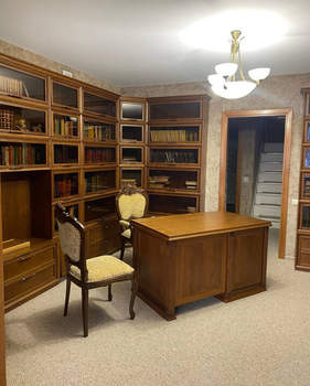 Дом 521м&sup2;, 3-этажный, участок 20 сот.  