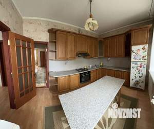 Коттедж 360м², 3-этажный, участок 3 сот.  