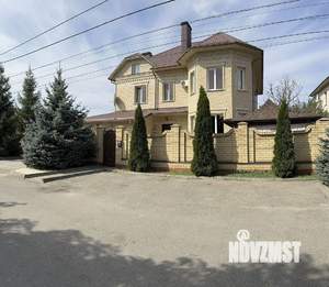 Коттедж 492м&sup2;, 3-этажный, участок 9 сот.  