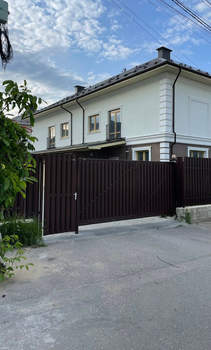 Дом 260м&sup2;, 3-этажный, участок 2 сот.  