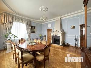 Дом 371м², 3-этажный, участок 10 сот.  