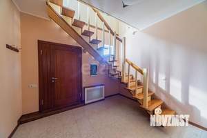 Дом 184м&sup2;, 3-этажный, участок 4 сот.  