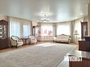 Коттедж 373м&sup2;, 2-этажный, участок 10 сот.  