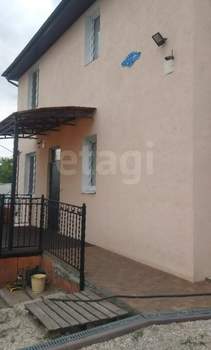 Дом 220м&sup2;, 2-этажный, участок 6 сот.  