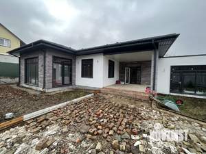 Коттедж 250м&sup2;, 1-этажный, участок 7 сот.  