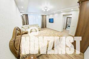 1-к квартира, посуточно, 50м2, 3/10 этаж