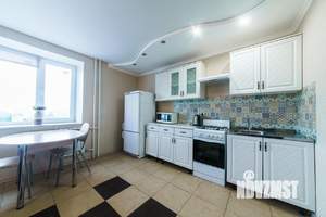 1-к квартира, посуточно, 46м2, 1/1 этаж