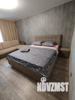 1-к квартира, посуточно, 38м2, 9/10 этаж