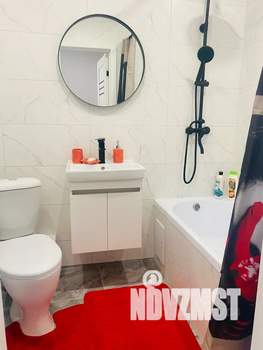 Студия квартира, посуточно, 35м2, 1/10 этаж