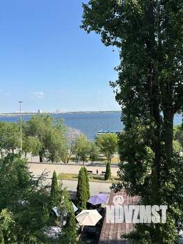 Студия квартира, посуточно, 42м2, 4/5 этаж