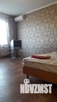 1-к квартира, посуточно, 40м2, 10/10 этаж