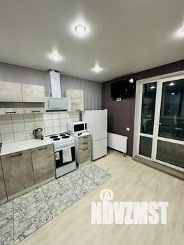 1-к квартира, посуточно, 35м2, 13/22 этаж