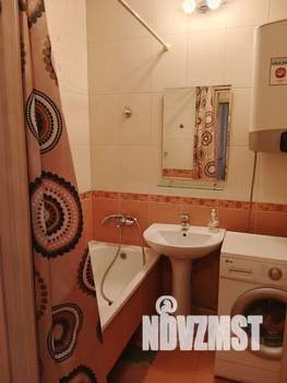 1-к квартира, посуточно, 38м2, 7/10 этаж