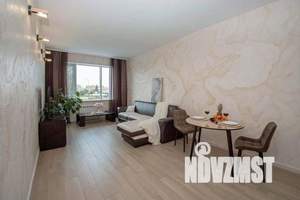 2-к квартира, посуточно, 56м2, 3/37 этаж