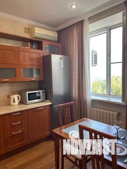 Студия квартира, посуточно, 42м2, 4/5 этаж