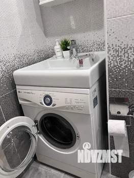 Студия квартира, посуточно, 35м2, 1/10 этаж