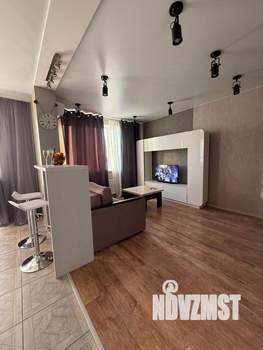 Студия квартира, посуточно, 43м2, 17/25 этаж