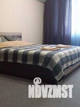 1-к квартира, посуточно, 42м2, 4/10 этаж