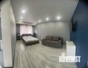 Студия квартира, посуточно, 45м2, 1/25 этаж