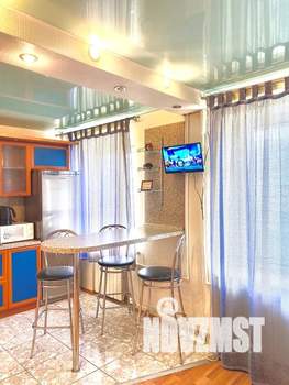 Студия квартира, посуточно, 30м2, 6/10 этаж