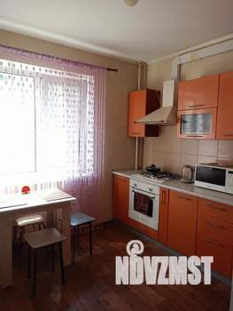 1-к квартира, посуточно, 38м2, 6/9 этаж