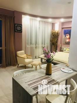 Студия квартира, посуточно, 53м2, 5/19 этаж