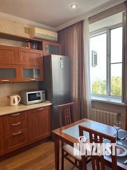 Студия квартира, посуточно, 42м2, 4/5 этаж