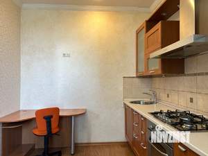 Студия квартира, посуточно, 42м2, 4/5 этаж