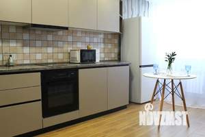 Студия квартира, посуточно, 45м2, 16/25 этаж