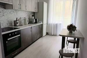 1-к квартира, посуточно, 40м2, 1/18 этаж