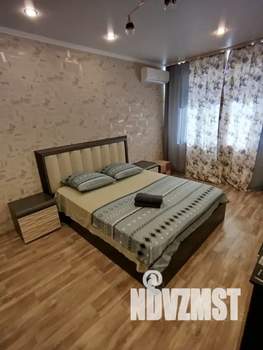 1-к квартира, посуточно, 37м2, 1/16 этаж