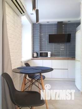 Студия квартира, посуточно, 40м2, 2/5 этаж