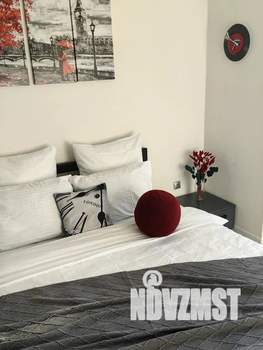 Студия квартира, посуточно, 30м2, 23/25 этаж