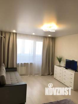 1-к квартира, посуточно, 37м2, 10/10 этаж