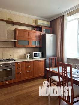 Студия квартира, посуточно, 42м2, 4/5 этаж