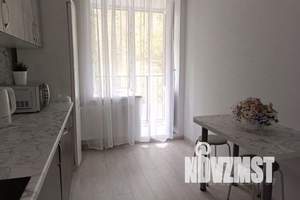 1-к квартира, посуточно, 40м2, 1/18 этаж